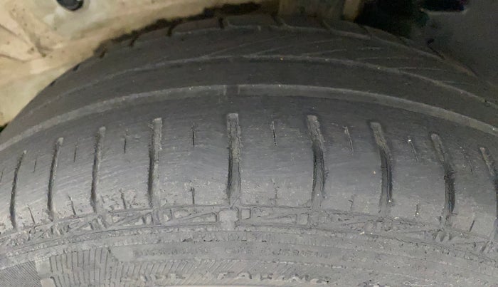 2011 Toyota Etios G, Petrol, Manual, 44,756 km, Left Rear Tyre Tread