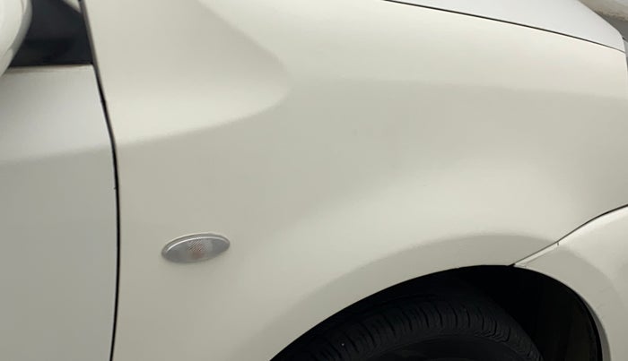 2011 Toyota Etios G, Petrol, Manual, 44,756 km, Right fender - Paint has minor damage