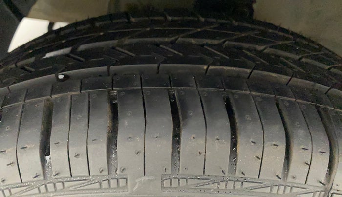 2015 Hyundai Xcent S 1.2, Petrol, Manual, 18,520 km, Left Front Tyre Tread