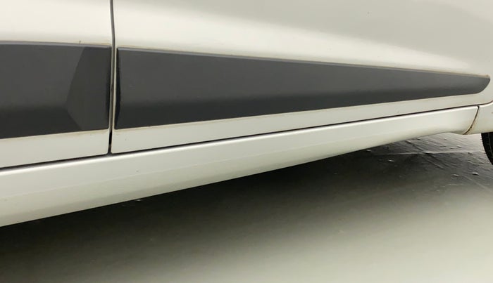 2015 Hyundai Xcent S 1.2, Petrol, Manual, 18,520 km, Right running board - Minor scratches