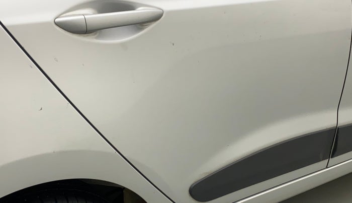 2015 Hyundai Xcent S 1.2, Petrol, Manual, 18,520 km, Right rear door - Minor scratches