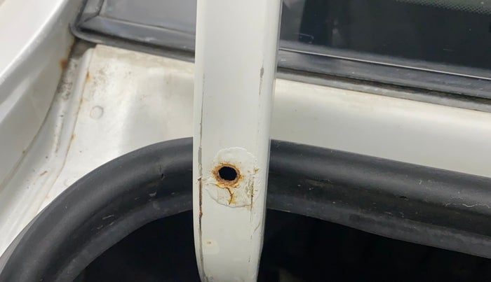 2015 Hyundai Xcent S 1.2, Petrol, Manual, 18,520 km, Dicky (Boot door) - Slightly rusted