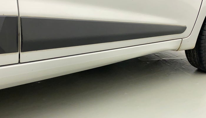 2015 Hyundai Xcent S 1.2, Petrol, Manual, 18,520 km, Right running board - Slightly dented
