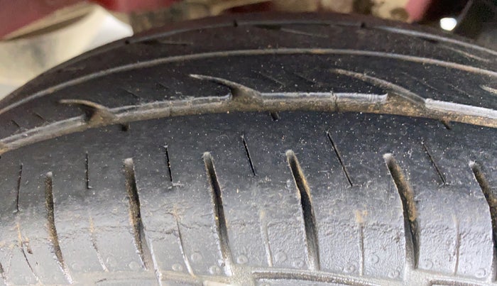 2014 Hyundai Eon ERA PLUS, Petrol, Manual, 29,651 km, Left Rear Tyre Tread