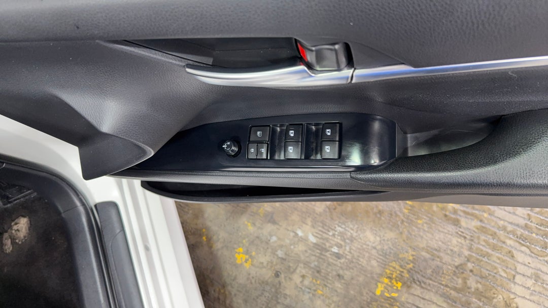 2019 Toyota Camry Ascent, Automatic, 104946 km, Drivers Side Door Panel Controls