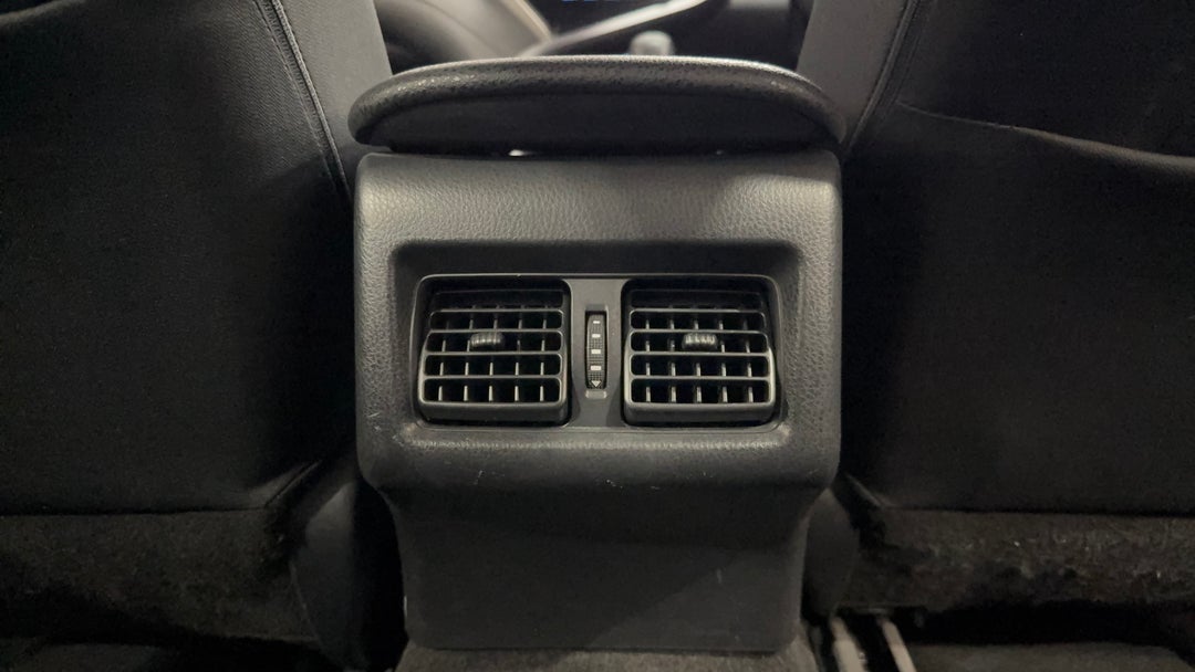 2019 Toyota Camry Ascent, Automatic, 104946 km, Rear A/C Vent