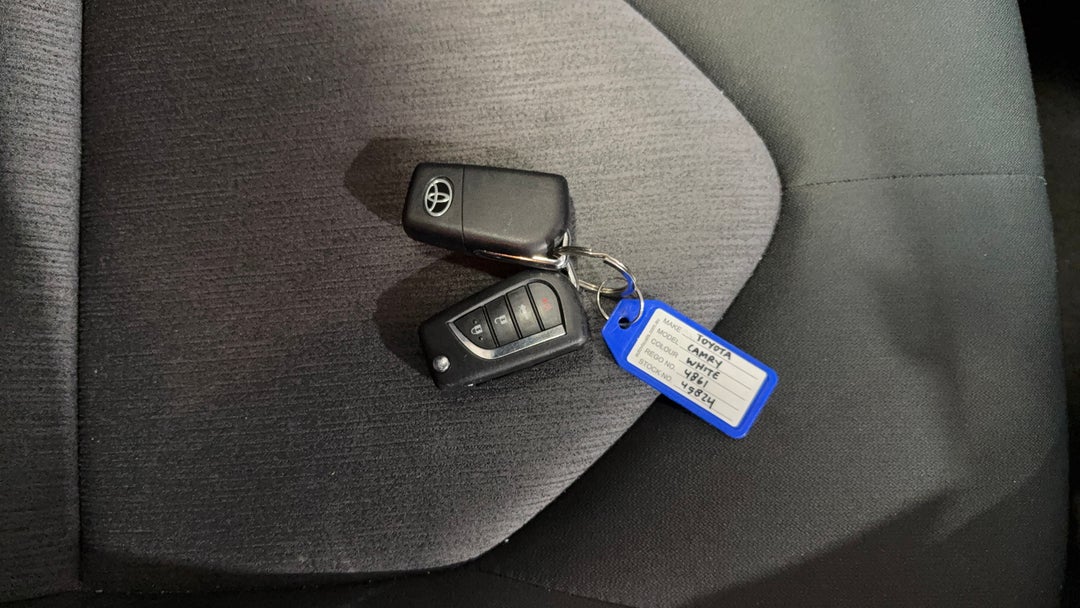 2019 Toyota Camry Ascent, Automatic, 104946 km, Key Close-up