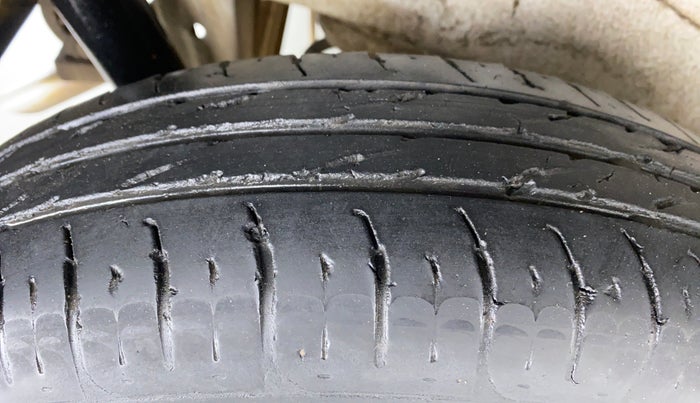 2014 Maruti Wagon R 1.0 LXI CNG, CNG, Manual, 58,861 km, Right Rear Tyre Tread