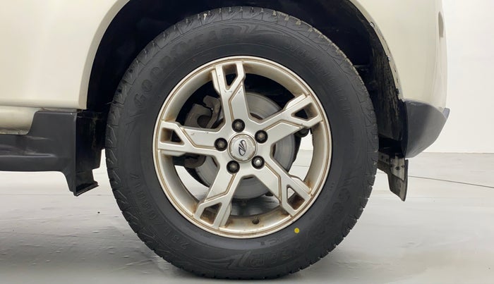 2016 Mahindra Scorpio S10, Diesel, Manual, Right Front Wheel