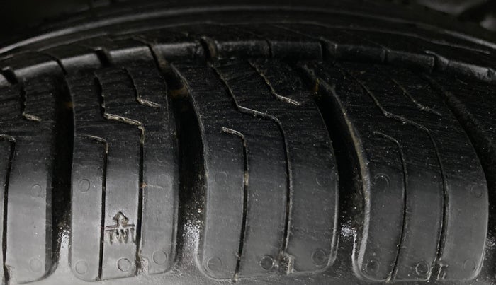 2017 Tata Tiago XZ 1.2 REVOTRON, Petrol, Manual, 56,655 km, Right Front Tyre Tread