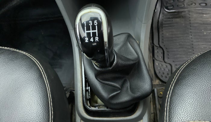 2017 Tata TIGOR XT PETROL, Petrol, Manual, 1,10,462 km, Gear lever - Boot cover slightly torn