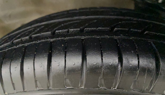 2014 Maruti Alto 800 LXI, Petrol, Manual, 40,455 km, Left Front Tyre Tread