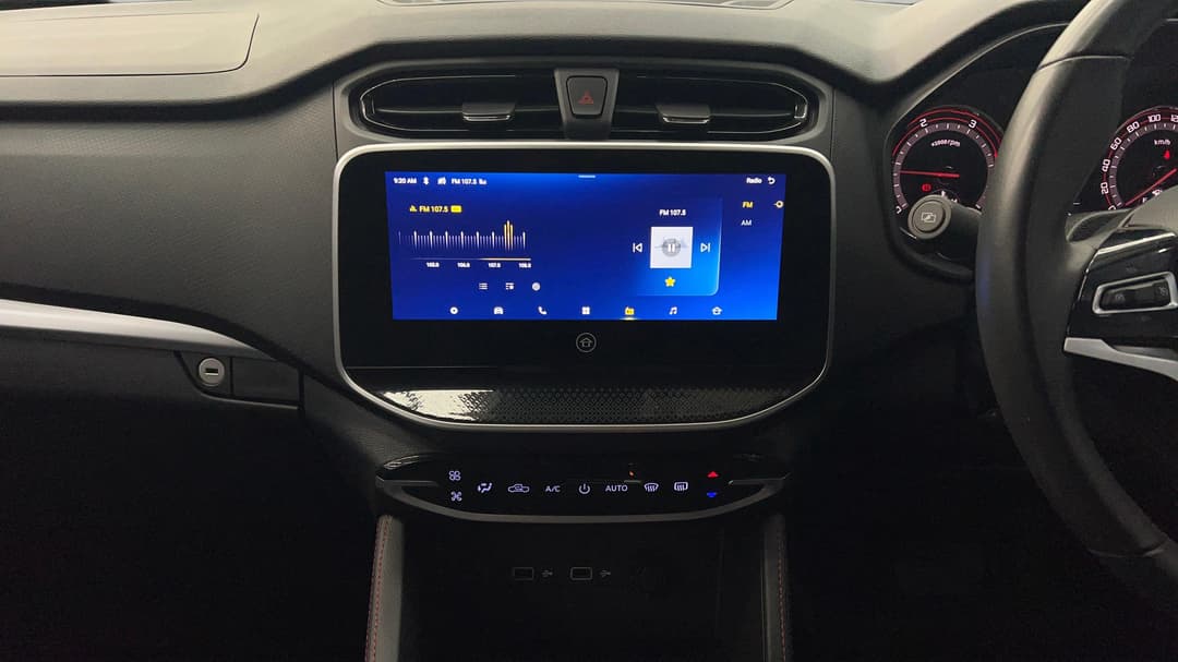 2023 LDV T60 Max Luxe (4x4), Automatic, 24588 km, Center Console