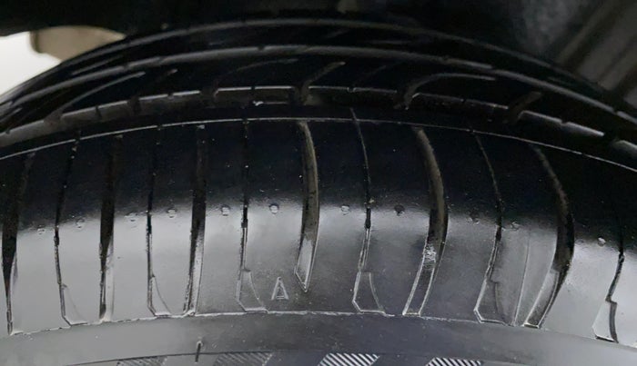2012 Ford Figo 1.4 TITANIUM DURATORQ, Diesel, Manual, 43,798 km, Left Rear Tyre Tread