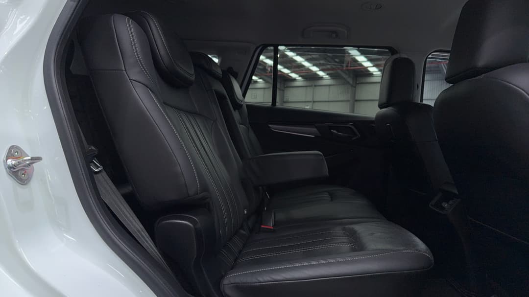 2022 Isuzu MU-X Ls-t (4x4), Automatic, 63057 km, Right Side Rear Door Cabin View