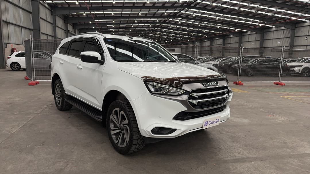 2022 Isuzu MU-X Ls-t (4x4), Automatic, 63057 km, Right Front Diagonal (45- Degree) View
