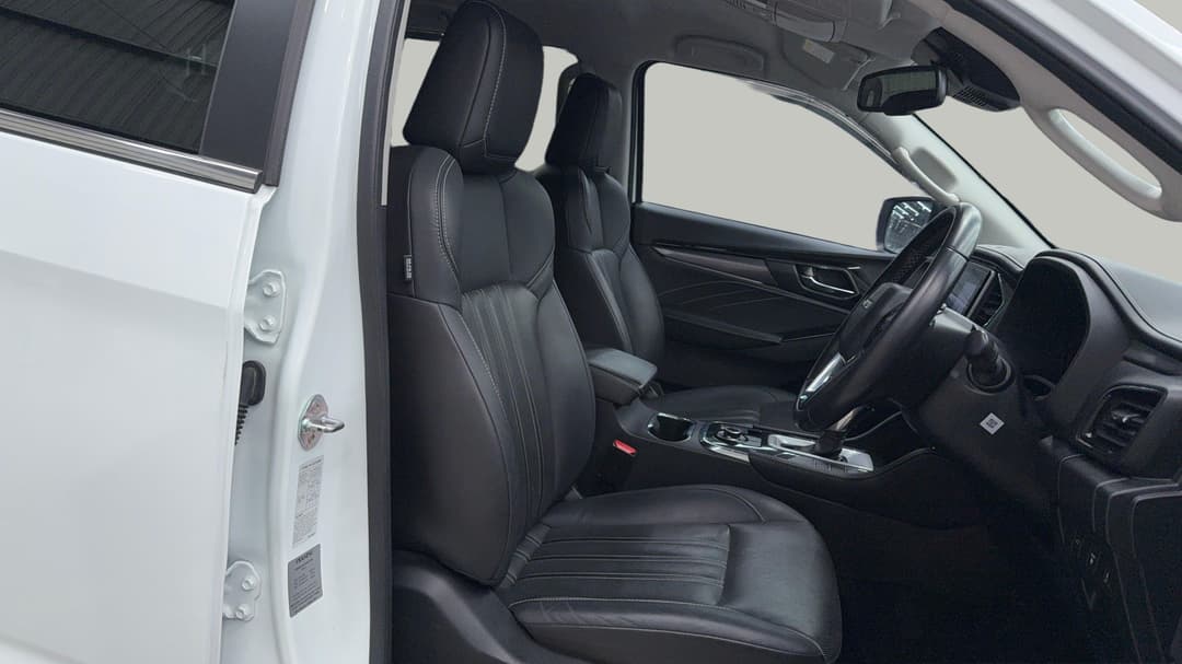 2022 Isuzu MU-X Ls-t (4x4), Automatic, 63057 km, Right Side Front Door Cabin View