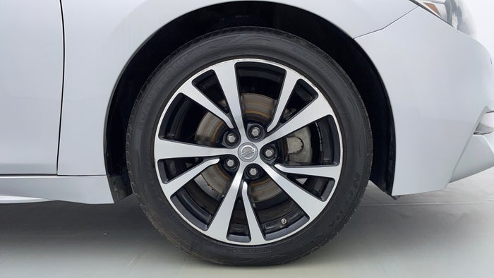 Nissan Maxima-Right Front Tyre