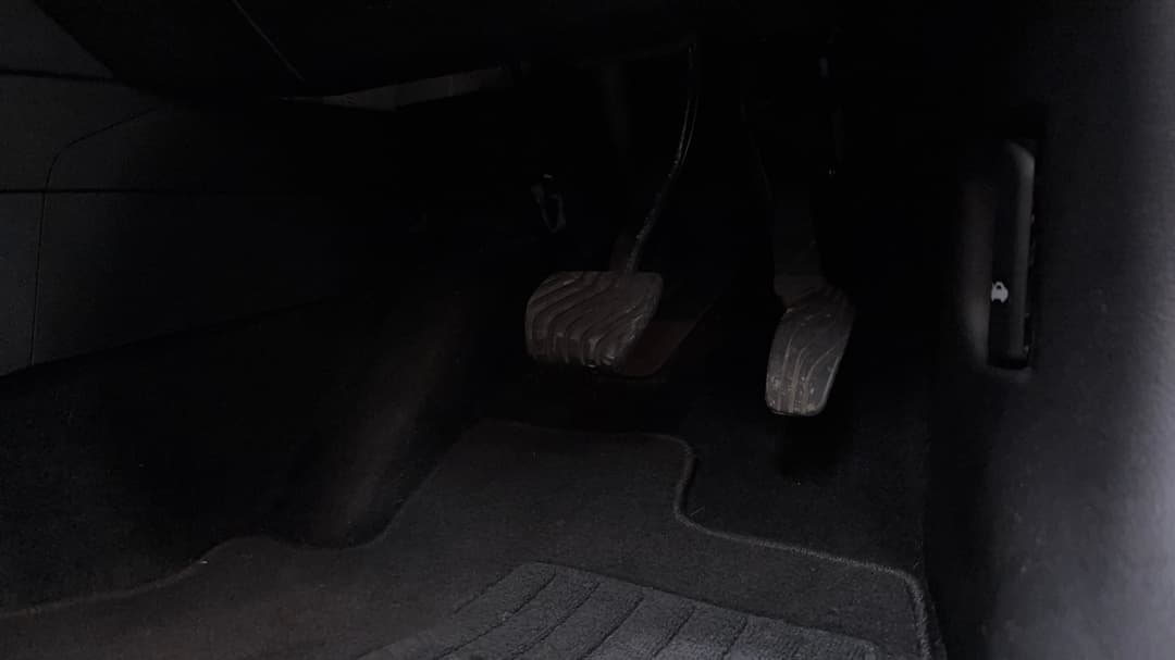 2022 Mitsubishi Outlander Aspire 7 Seat (AWD), Automatic, 68011 km, Pedals and Footmat