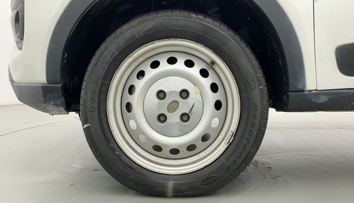 2021 Tata NEXON XE REVOTORQ, Diesel, Manual, 29,918 km, Left Front Wheel
