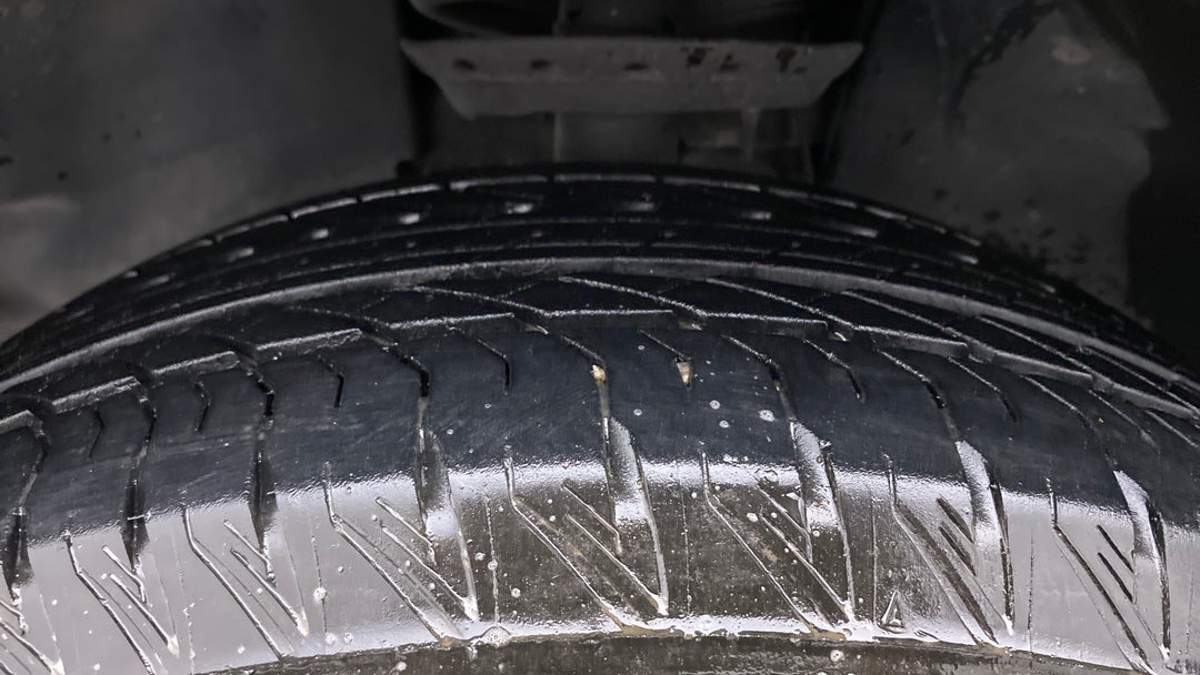 Left Front Tyre Tread