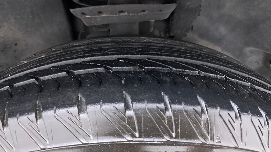 Right Front Tyre Tread