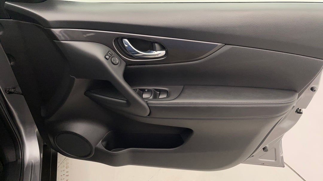 2020 Nissan X-trail St (4x2), Automatic, 37115 km, Speaker View