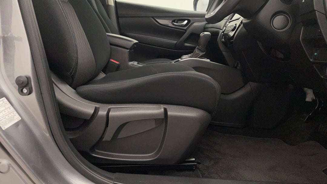 2020 Nissan X-trail St (4x2), Automatic, 37115 km, Drivers Side Adjustment Panel