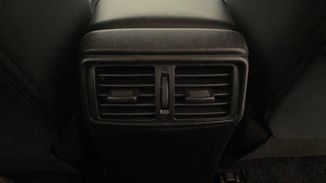 2020 Nissan X-trail St (4x2), Automatic, 37115 km, Rear A/C Vent