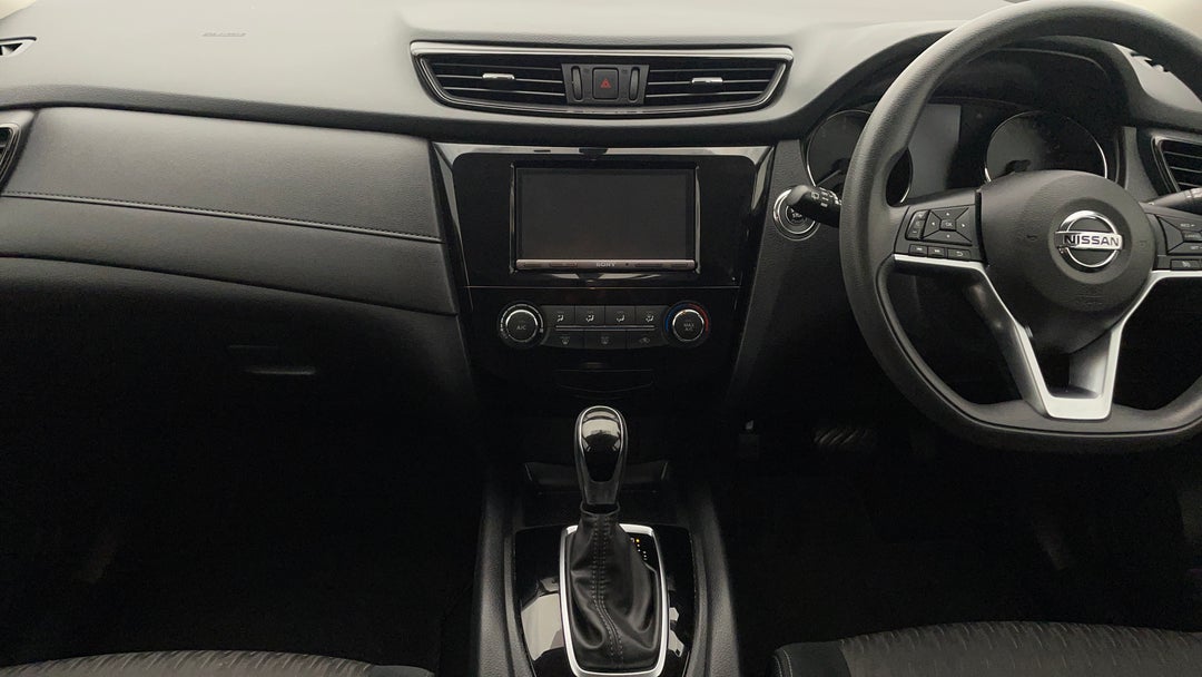 2020 Nissan X-trail St (4x2), Automatic, 37115 km, Center Console