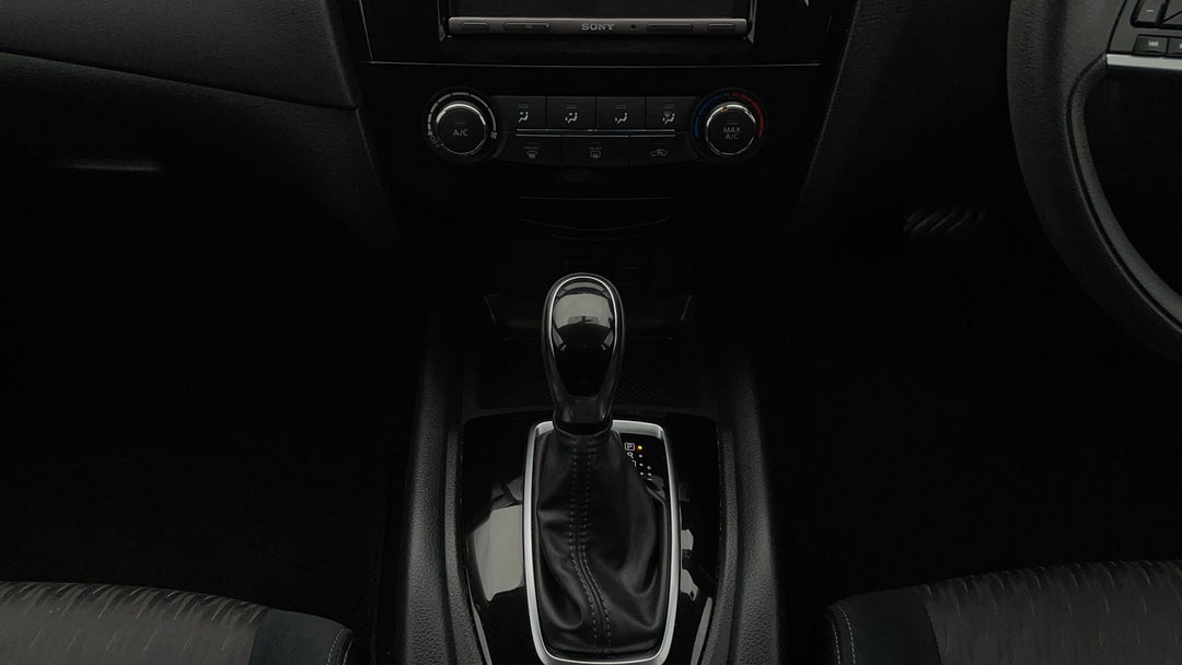 2020 Nissan X-trail St (4x2), Automatic, 37115 km, Gear Lever 