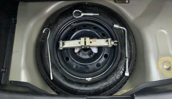 2014 Maruti Swift VXI D, Petrol, Manual, 39,700 km, Spare Tyre