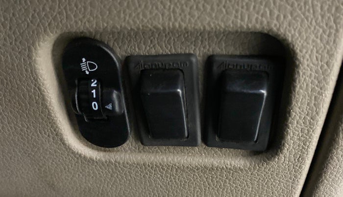 2018 Mahindra Thar CRDE 4X4 BS IV, Diesel, Manual, 23,693 km, Dashboard - Headlight height adjustment not working