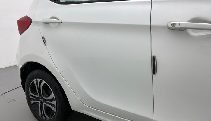 2019 Tata Tiago XZA 1.2 REVOTRON, CNG, Automatic, 68,646 km, Right rear door - Slightly dented