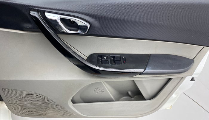 2019 Tata Tiago XZA 1.2 REVOTRON, CNG, Automatic, 68,646 km, Driver Side Door Panels Control