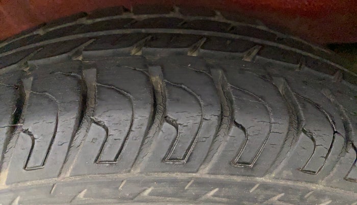 2017 Maruti Wagon R 1.0 VXI, Petrol, Manual, 25,859 km, Left Rear Tyre Tread