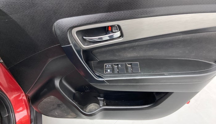 2018 Maruti Vitara Brezza ZDI PLUS DUAL TONE, Diesel, Manual, 37,621 km, Driver Side Door Panels Control