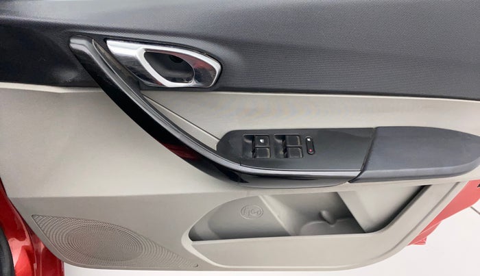 2019 Tata Tiago XZ PETROL, CNG, Manual, 72,793 km, Driver Side Door Panels Control