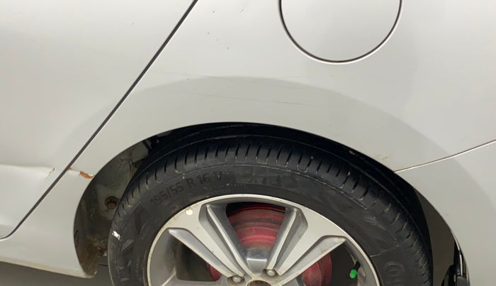 2018 Hyundai Verna 1.6 VTVT SX (O) AT, Petrol, Automatic, 95,612 km, Left quarter panel - Minor scratches