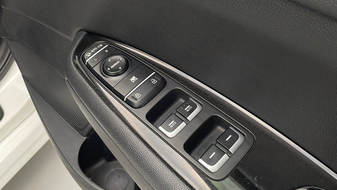 2016 Kia Optima Si, Automatic, 73563 km, Drivers Side Door Panel Controls