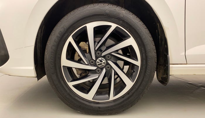 2022 Volkswagen VIRTUS TOPLINE TSI 1.0 MT, Petrol, Manual, 35,413 km, Left Front Wheel