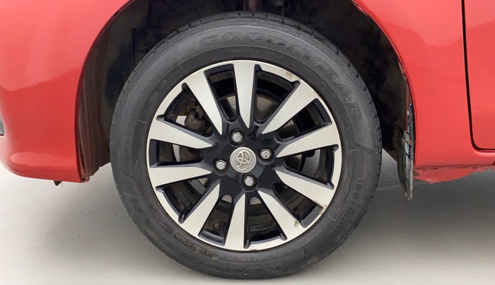 2017 Toyota Etios Liva VX DUAL TONE, Petrol, Manual, 37,917 km, Left Front Wheel