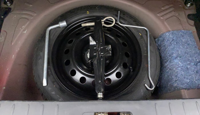 2017 Toyota Etios Liva VX DUAL TONE, Petrol, Manual, 37,917 km, Spare Tyre