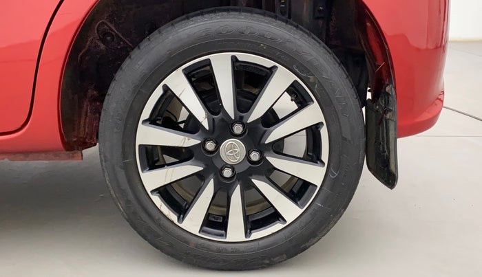 2017 Toyota Etios Liva VX DUAL TONE, Petrol, Manual, 37,917 km, Left Rear Wheel
