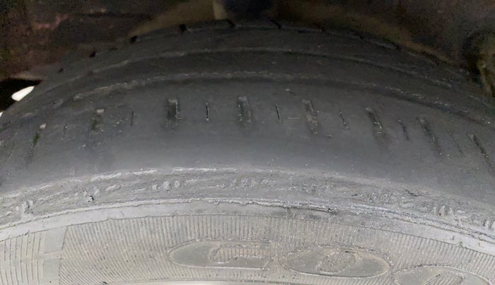 2017 Toyota Etios Liva VX DUAL TONE, Petrol, Manual, 37,917 km, Right Rear Tyre Tread