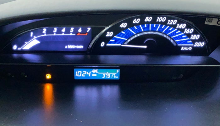 2017 Toyota Etios Liva VX DUAL TONE, Petrol, Manual, 37,917 km, Odometer Image