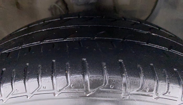 2016 Hyundai Elite i20 ASTA 1.4 CRDI, Diesel, Manual, 81,436 km, Right Front Tyre Tread
