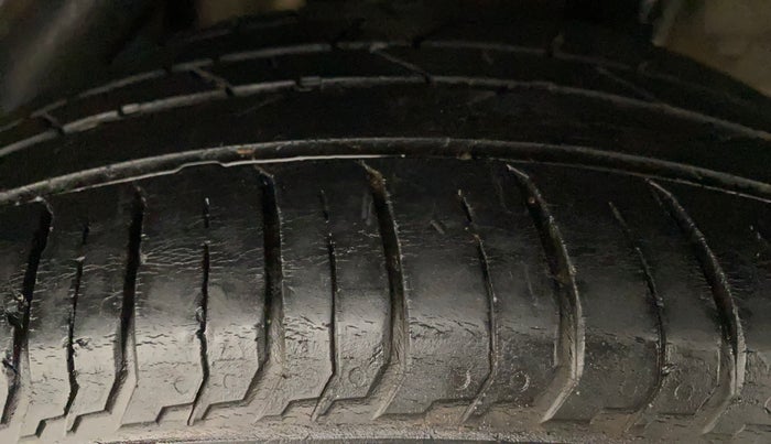 2018 Hyundai Verna 1.6 SX (O) CRDI MT, Diesel, Manual, 1,01,110 km, Left Rear Tyre Tread