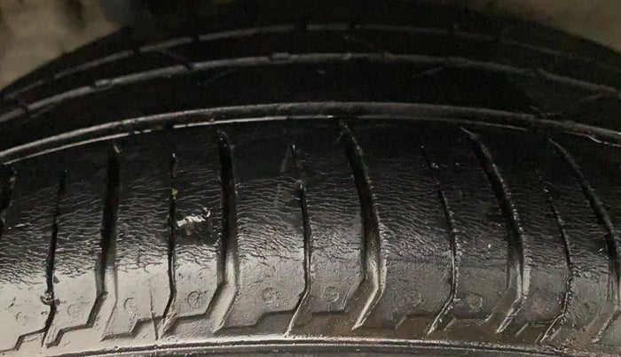 2018 Hyundai Verna 1.6 SX (O) CRDI MT, Diesel, Manual, 1,01,110 km, Right Rear Tyre Tread