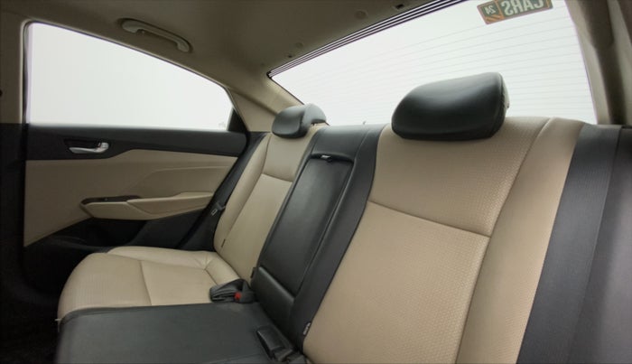 2018 Hyundai Verna 1.6 SX (O) CRDI MT, Diesel, Manual, 1,01,110 km, Right Side Rear Door Cabin